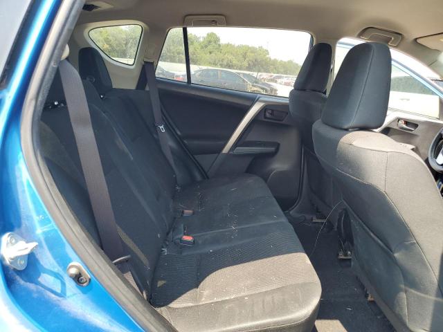 JTMZFREV6JJ162242 - 2018 TOYOTA RAV4 LE أزرق صورة 11