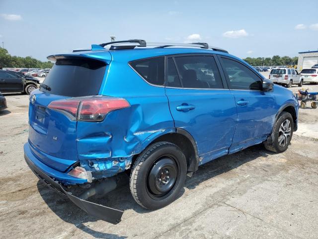 JTMZFREV6JJ162242 - 2018 TOYOTA RAV4 LE أزرق صورة 3