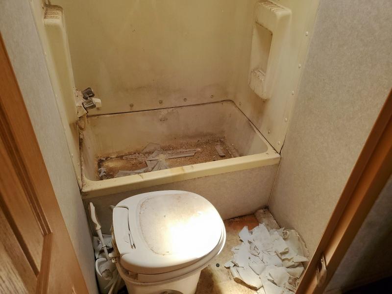 5KDBE30215L001473 - 2005 EXPL CAMPER TLR Weiß Foto 8