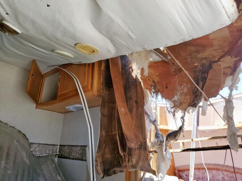 5KDBE30215L001473 - 2005 EXPL CAMPER TLR Weiß Foto 9