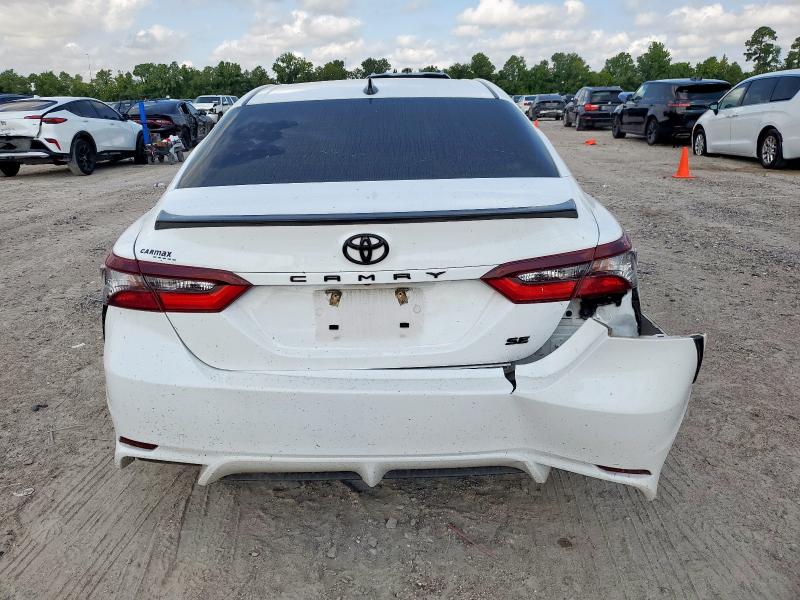 4T1G11AK5PU087636 - 2023 TOYOTA CAMRY SE NIGHT SHADE WHITE photo 6