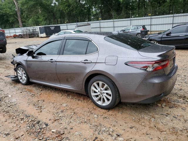 4T1R11AK9NU055505 - 2022 TOYOTA CAMRY LE GRAY photo 2