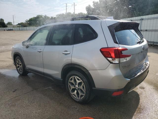 JF2SKAFCXMH493088 - 2021 SUBARU FORESTER PREMIUM ვერცხლისფერი ფოტო 2