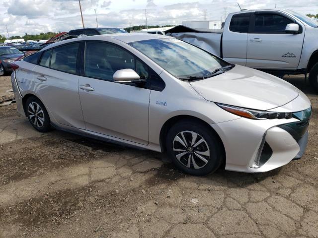 JTDKARFP7H3000652 - 2017 TOYOTA PRIUS PRIM 银色 照片 4