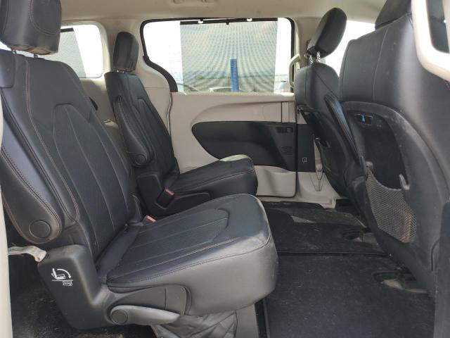 2C4RC1BG8JR123387 - 2018 CHRYSLER PACIFICA TOURING L WHITE photo 11