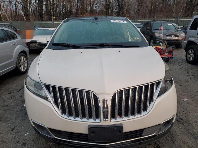 2LMDJ8JK6DBL40240 - 2013 LINCOLN MKX AWD WHITE photo 5