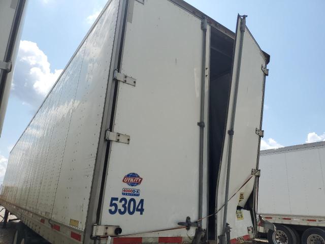 1UYVS2532GG735001 - 2016 UTILITY VS2DX WHITE photo 3