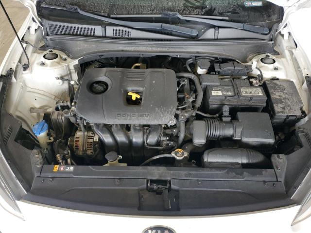 3KPF24AD7KE105030 - 2019 KIA FORTE FE WHITE photo 11