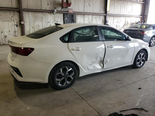 3KPF24AD7KE105030 - 2019 KIA FORTE FE WHITE photo 3