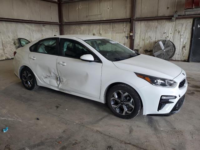 3KPF24AD7KE105030 - 2019 KIA FORTE FE WHITE photo 4