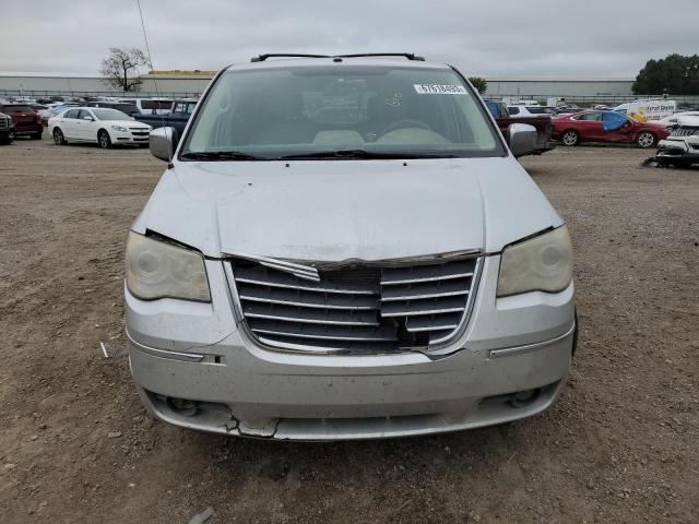 2A8HR64X08R132978 - 2008 CHRYSLER TOWN & COU LIMITED SILVER photo 5