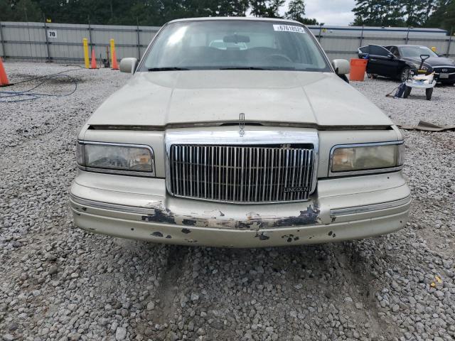 1LNLM81W1VY745069 - 1997 LINCOLN TOWN CAR EXECUTIVE GOLD photo 5