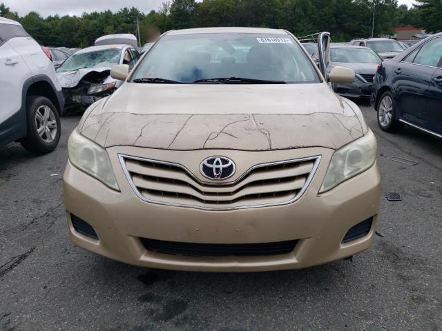 4T1BF3EKXBU602432 - 2011 TOYOTA CAMRY BASE GOLD photo 5