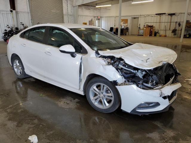 1G1BE5SM8J7191918 - 2018 CHEVROLET CRUZE LT WHITE photo 4