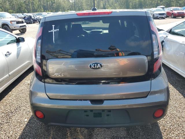 KNDJN2A29J7568578 - 2018 KIA SOUL GRAY photo 6