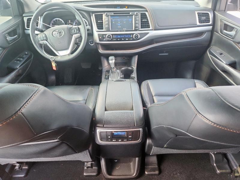 5TDKKRFH5GS165862 - 2016 TOYOTA HIGHLANDER XLE თეთრი ფოტო 8