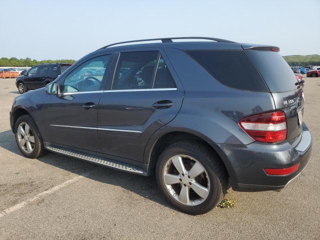 4JGBB8GB5BA671570 - 2011 MERCEDES-BENZ ML 350 4MATIC GRAY photo 2