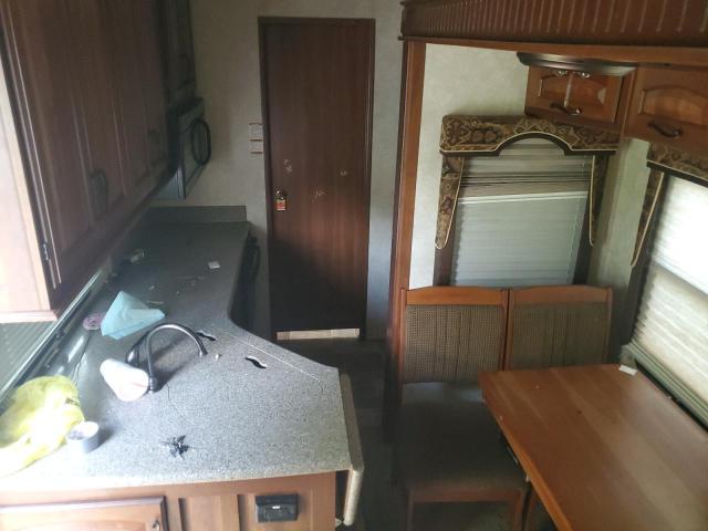 4YDF37529D4701569 - 2013 KEYSTONE MONTANA WHITE photo 6