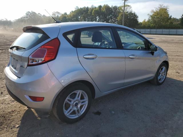 3FADP4EJ0JM107155 - 2018 FORD FIESTA SE SILVER photo 3