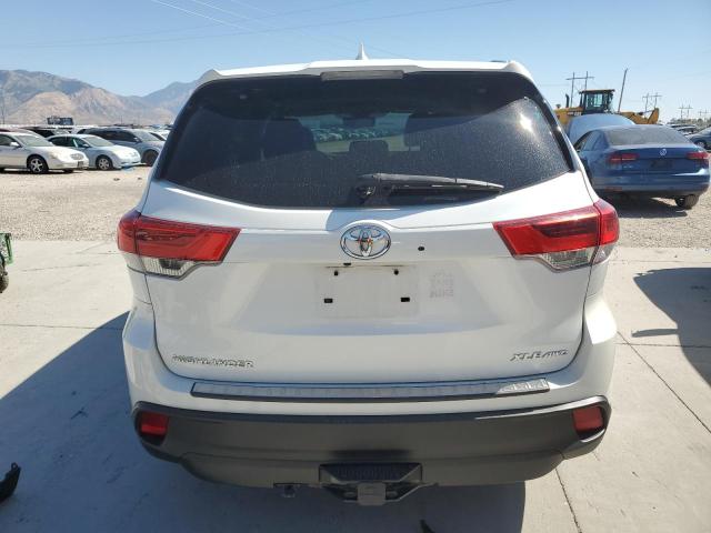 5TDJZRFHXJS818555 - 2018 TOYOTA HIGHLANDER SE WHITE photo 6