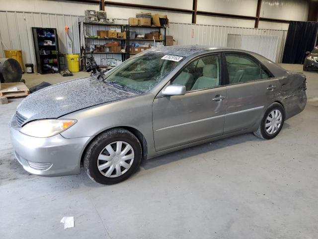 4T1BE32K15U627067 - 2005 TOYOTA CAMRY LE SILVER photo 1