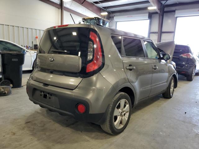 KNDJN2A24J7580329 - 2018 KIA SOUL GRAY photo 4