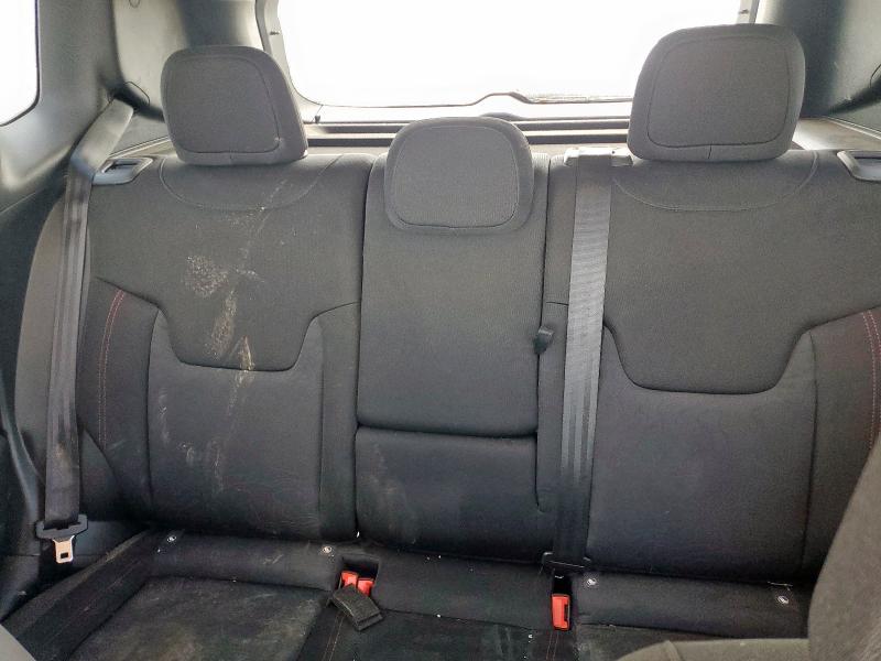 ZACNJDC15MPN28581 - 2021 JEEP RENEGADE TRAILHAWK WHITE photo 10