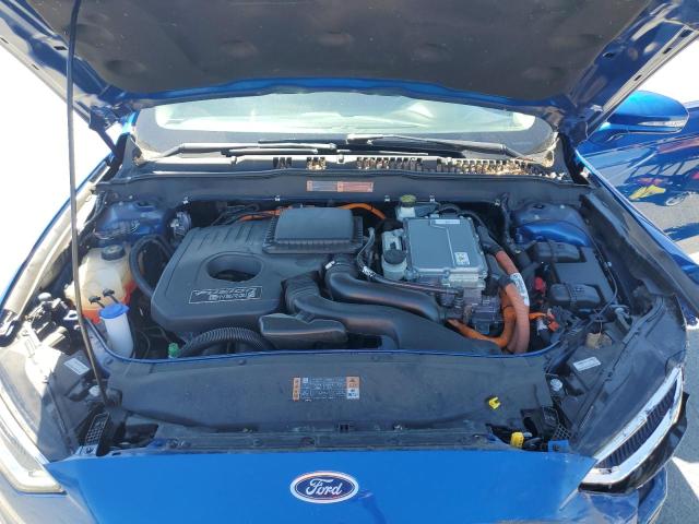 3FA6P0SU0HR354608 - 2017 FORD FUSION TITANIUM PHEV ლურჯი ფოტო 11