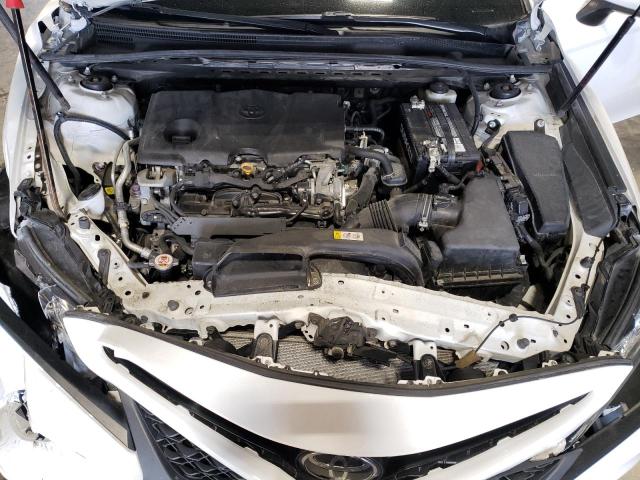4T1B11HKXJU591302 - 2018 TOYOTA CAMRY L WHITE photo 11