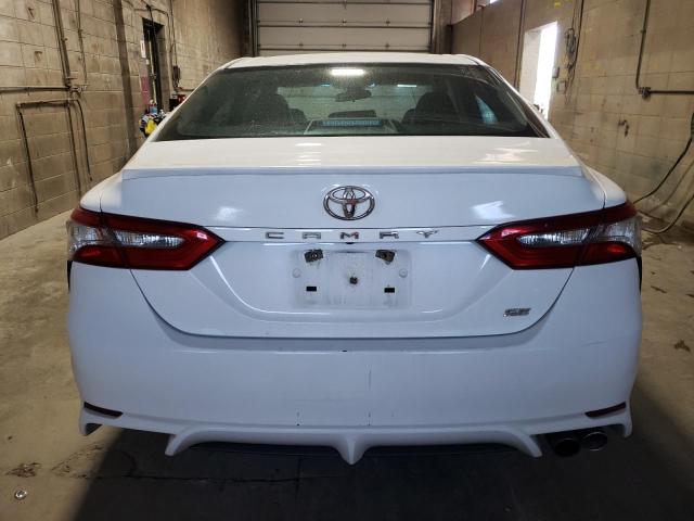4T1B11HKXJU591302 - 2018 TOYOTA CAMRY L WHITE photo 6