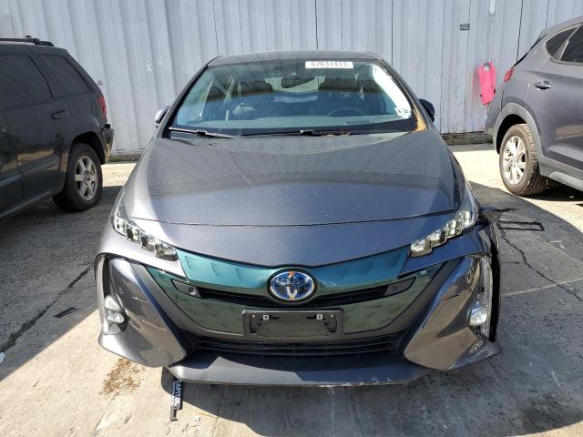 JTDKARFP5H3035867 - 2017 TOYOTA PRIUS PRIM ნაცრისფერი ფოტო 5