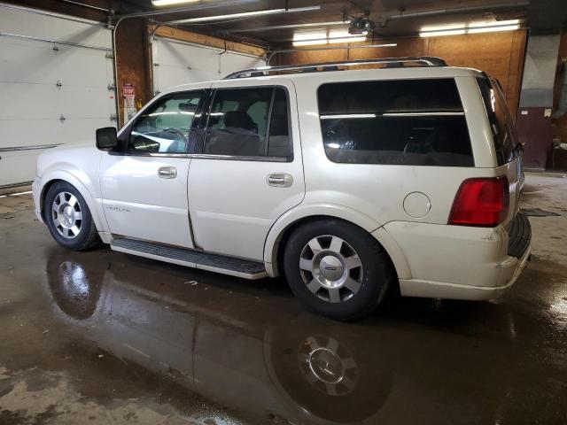 5LMFU28555LJ19347 - 2005 LINCOLN NAVIGATOR WHITE photo 2