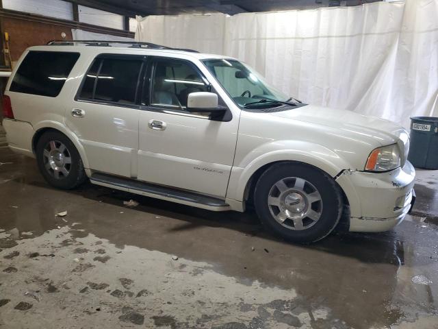 5LMFU28555LJ19347 - 2005 LINCOLN NAVIGATOR WHITE photo 4