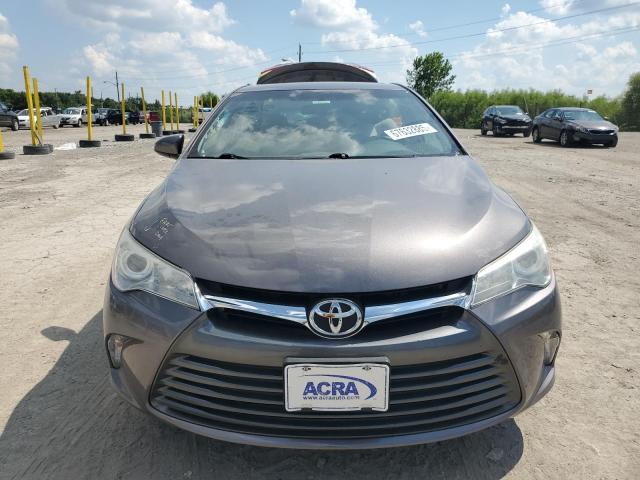 4T1BF1FK0HU325575 - 2017 TOYOTA CAMRY LE GREEN photo 5