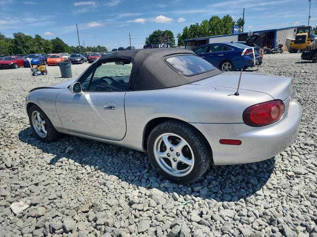 JM1NB353310211473 - 2001 MAZDA MX-5 MIATA BASE SILVER photo 2