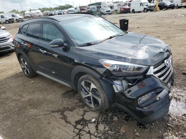 KM8J3CA28JU832608 - 2018 HYUNDAI TUCSON VALUE BLACK photo 4