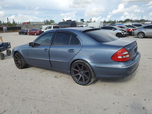 WDBUF82JX4X164386 - 2004 MERCEDES-BENZ E 320 4MATIC BLUE photo 2