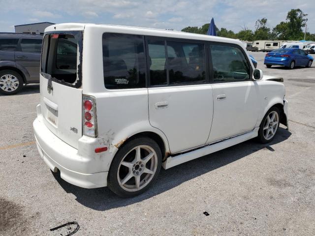 JTLKT324X54001033 - 2005 TOYOTA SCION XB WHITE photo 3