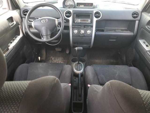 JTLKT324X54001033 - 2005 TOYOTA SCION XB WHITE photo 8