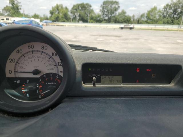 JTLKT324X54001033 - 2005 TOYOTA SCION XB WHITE photo 9