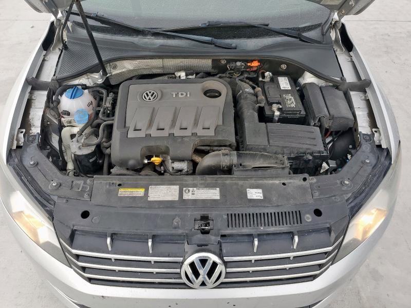 1VWCN7A34EC063136 - 2014 VOLKSWAGEN PASSAT SEL SILVER photo 11