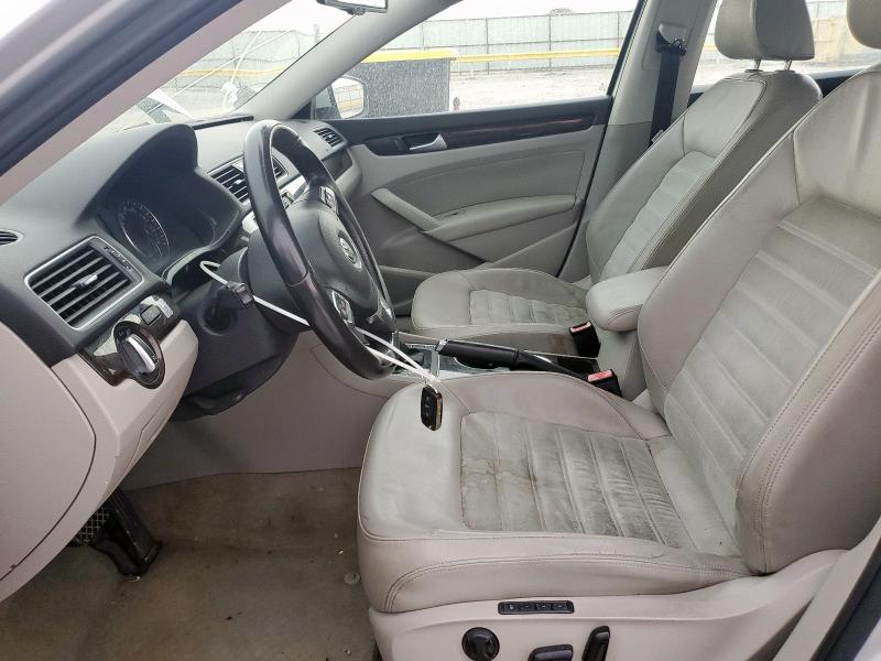 1VWCN7A34EC063136 - 2014 VOLKSWAGEN PASSAT SEL SILVER photo 7