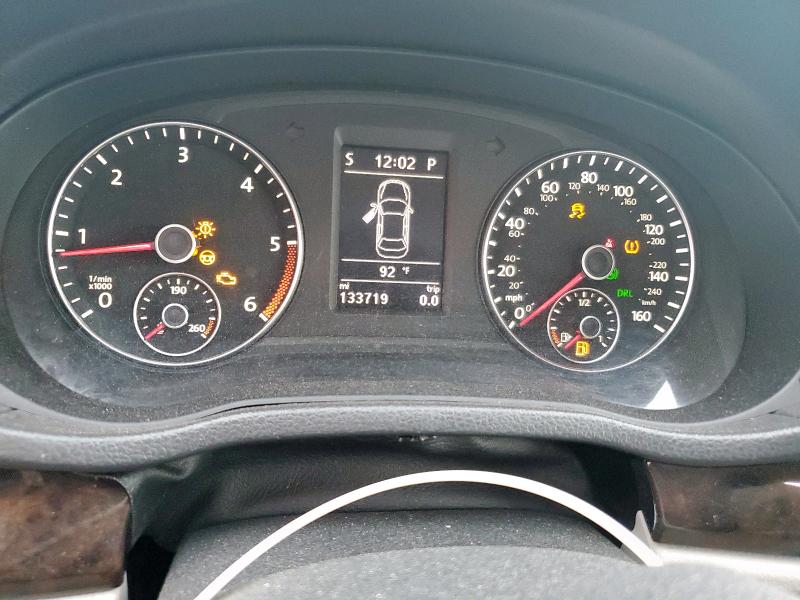 1VWCN7A34EC063136 - 2014 VOLKSWAGEN PASSAT SEL SILVER photo 9