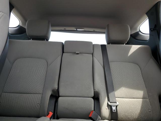 5NMZT3LB7JH076555 - 2018 HYUNDAI SANTA FE S WHITE photo 10