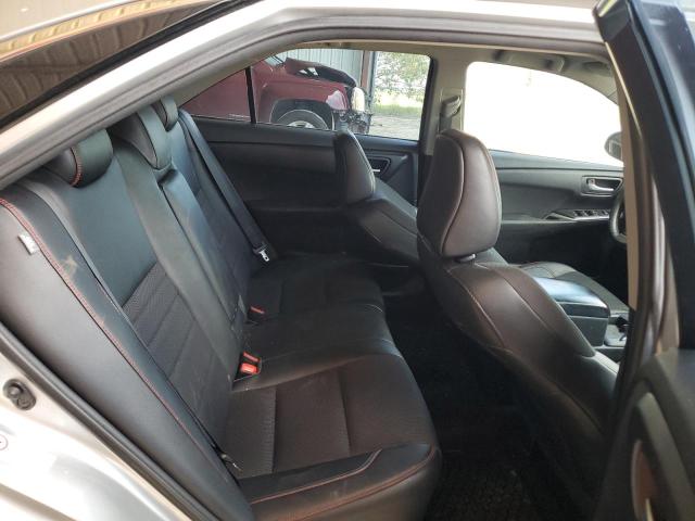 4T1BF1FK8GU243706 - 2016 TOYOTA CAMRY LE Արծաթագույն լուսանկար 10