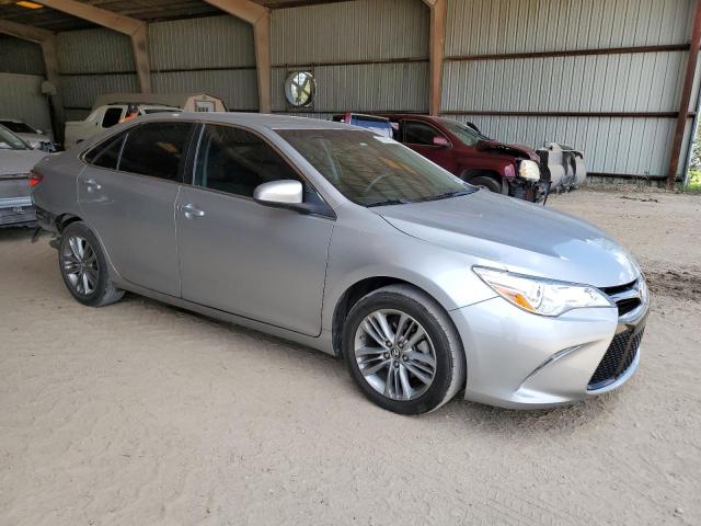 4T1BF1FK8GU243706 - 2016 TOYOTA CAMRY LE Արծաթագույն լուսանկար 4