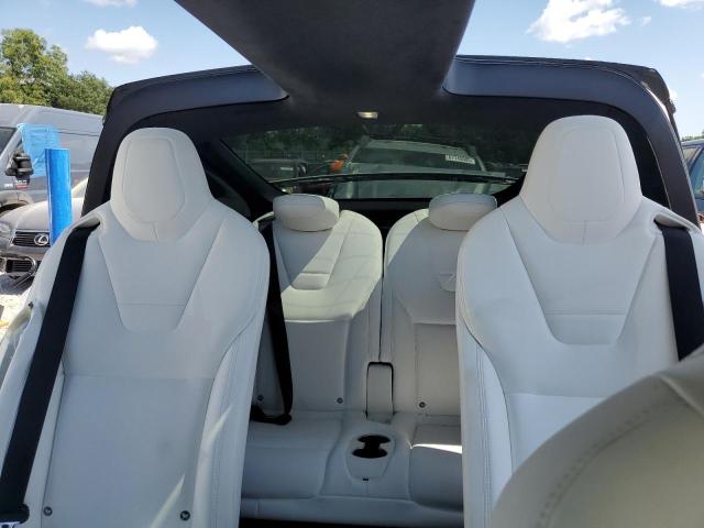 5YJXCBE28HF061119 - 2017 TESLA MODEL X WHITE photo 10