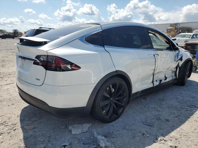 5YJXCBE28HF061119 - 2017 TESLA MODEL X WHITE photo 3