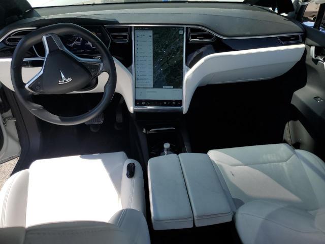 5YJXCBE28HF061119 - 2017 TESLA MODEL X WHITE photo 8