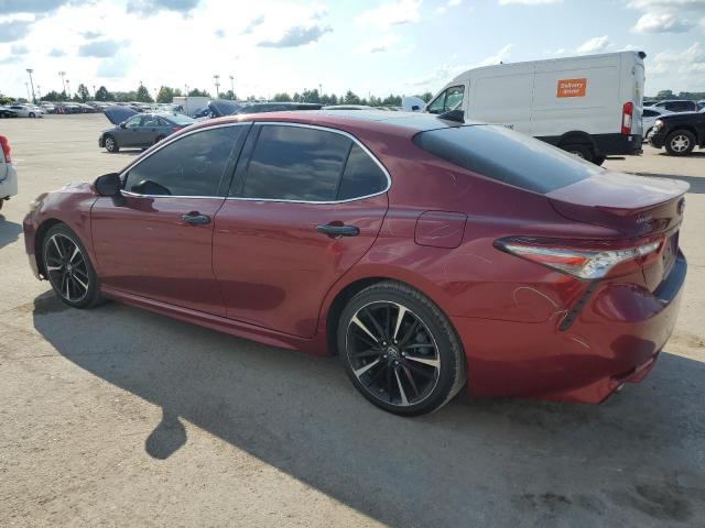 4T1B61HK6JU506943 - 2018 TOYOTA CAMRY XSE Qırmızı foto 2